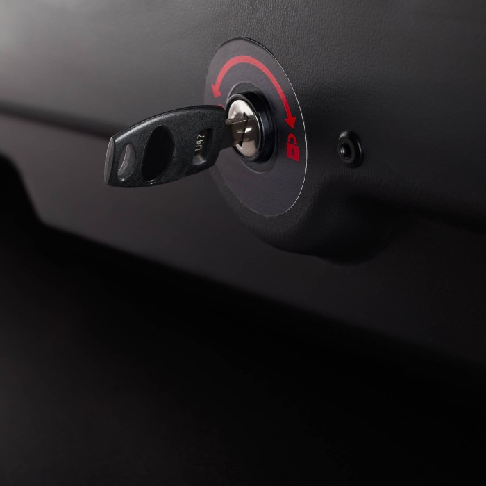 CRUZ Paddock 470N - preto brilhante -