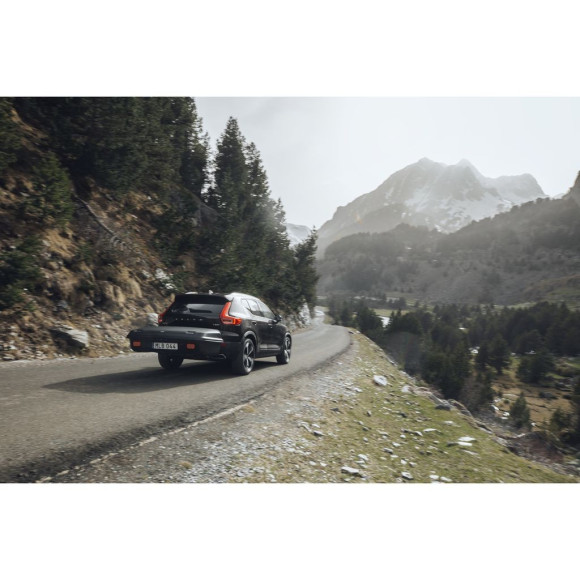 Cofre Thule Arcos (L) para parte trasera del coche - Mobbec