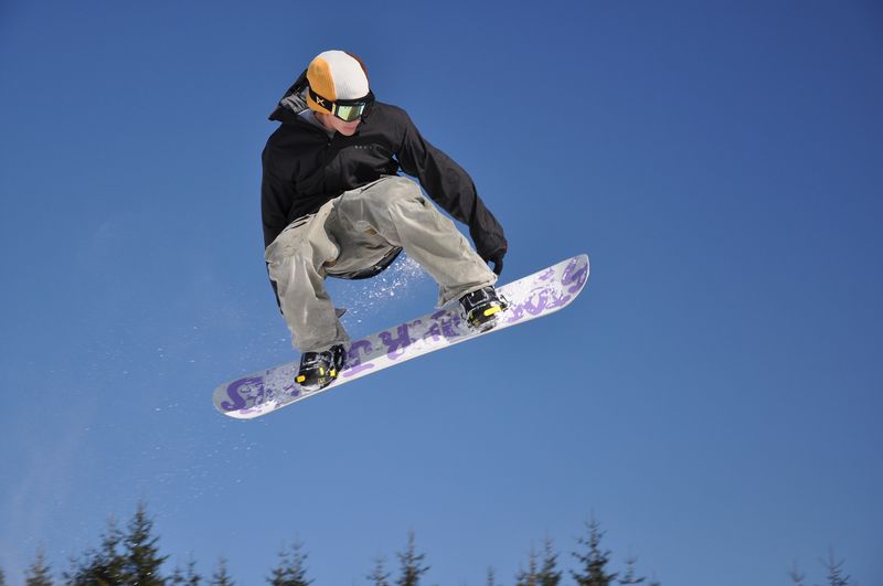 snowboarding-3176182_1920